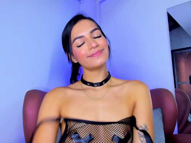 Live sex webcam photo for Felicity111 #290984179