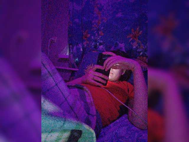 Live sex webcam photo for Felix1914 #271986692