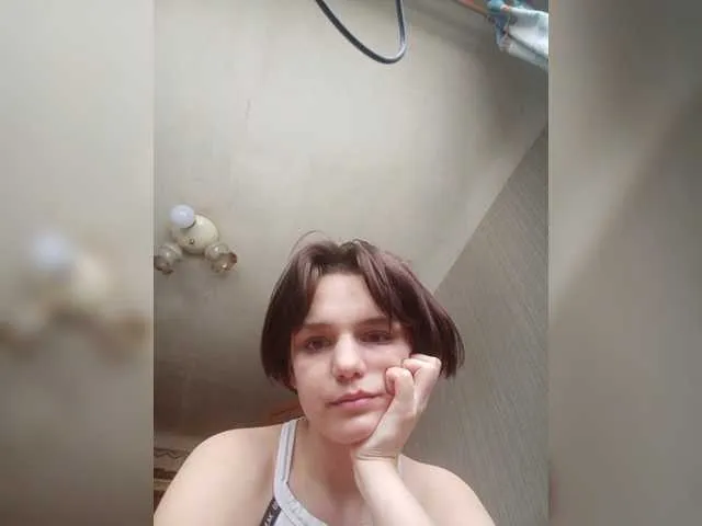 Live sex webcam photo for Felix1914 #272742594