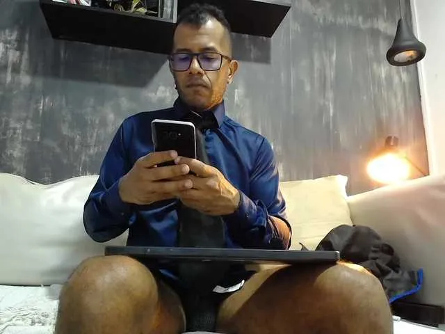 Live sex webcam photo for FelixFarukS #276276440