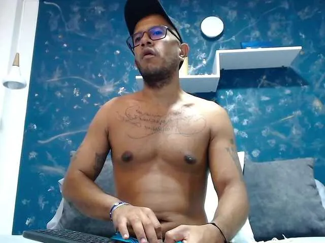 Live sex webcam photo for FelixFarukS #276304143