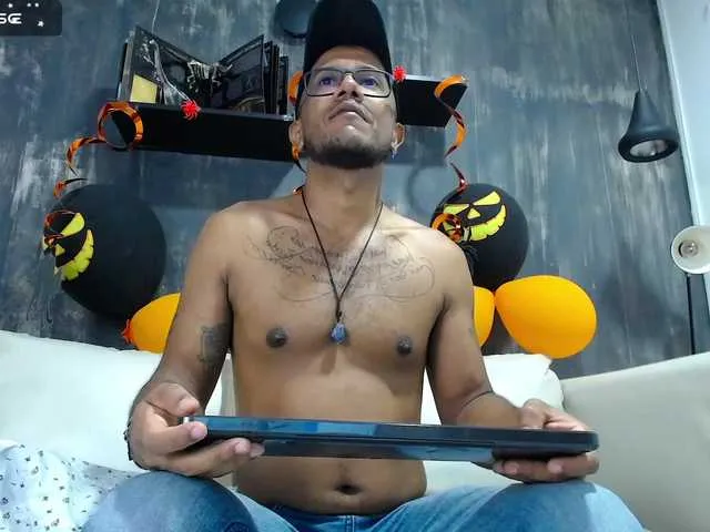 Live sex webcam photo for FelixFarukS #276536913