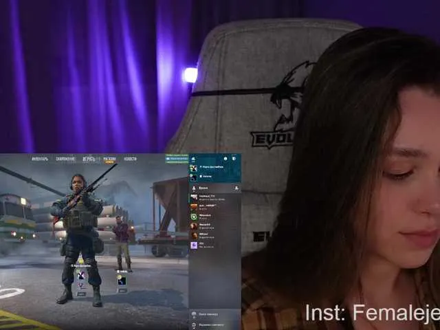 Live sex webcam photo for FemaleJesus1 #290504147