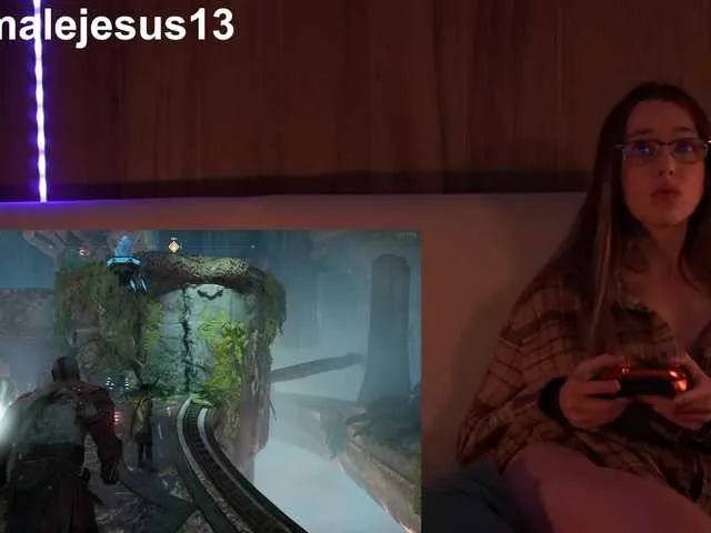 Live sex webcam photo for FemaleJesus1 #291210360