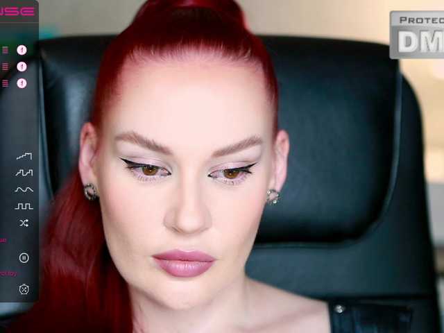 Live sex webcam photo for FemdomJOI #275594638