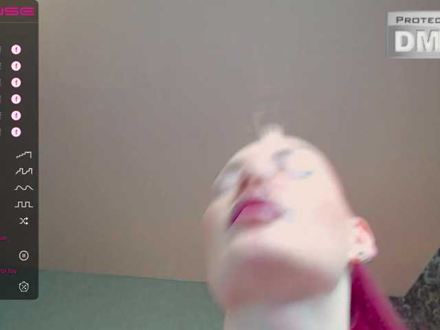 Live sex webcam photo for FemdomJOI #275623429