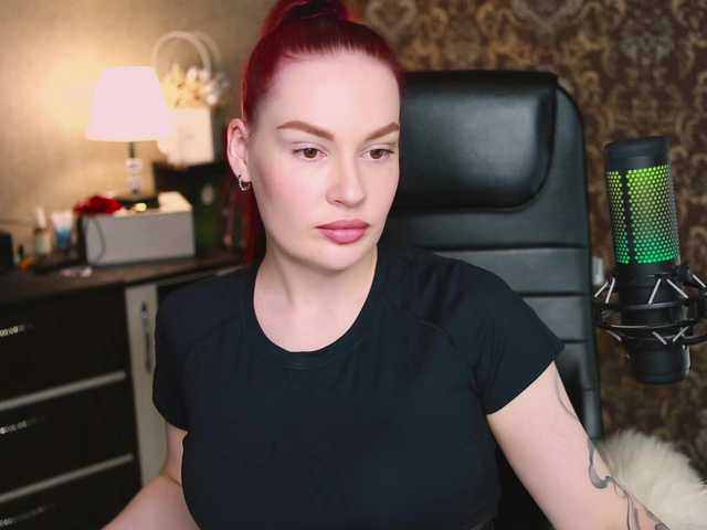 Live sex webcam photo for FemdomJOI #277919644