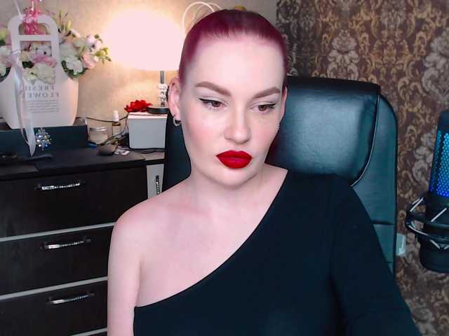 Live sex webcam photo for FemdomJOI #278280340