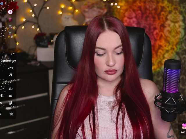 Live sex webcam photo for FemdomJOI #290402831