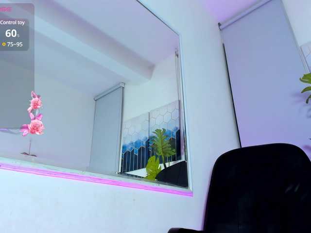 Live sex webcam photo for Feniixa #290565661