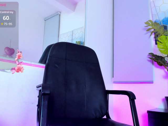 Live sex webcam photo for Feniixa #290633798