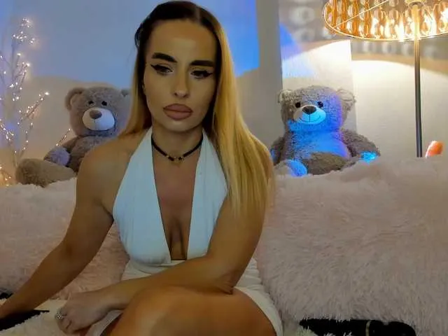 Live sex webcam photo for FeralFoxy #292463645