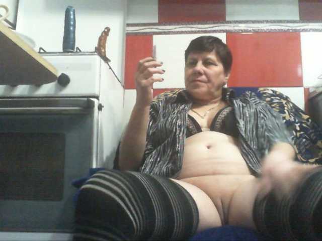 Live sex webcam photo for FilthyMilf1 #272509458