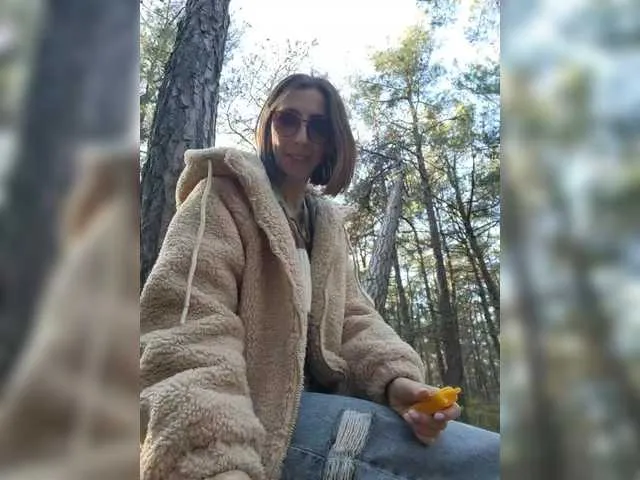 Live sex webcam photo for Fina771 #290394160