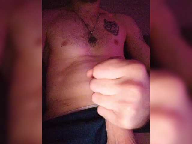 Live sex webcam photo for FineRalph #290386704