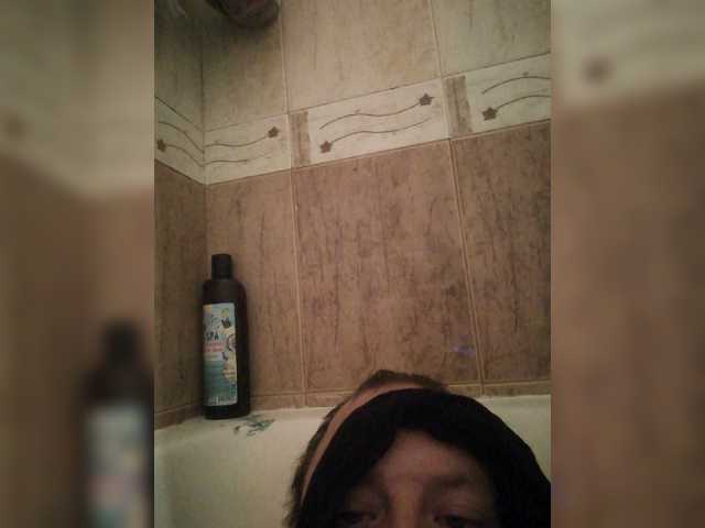 Live sex webcam photo for Fiona323 #275624258