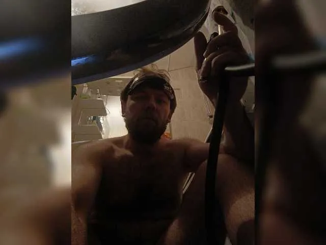 Live sex webcam photo for Fiona323 #276349924