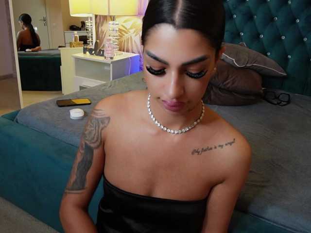 Live sex webcam photo for FionnaFire #290335453