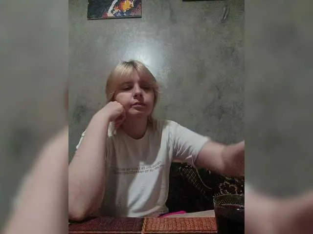 Live sex webcam photo for FlameHost #290793555