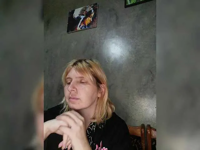 Live sex webcam photo for FlameHost #292178047