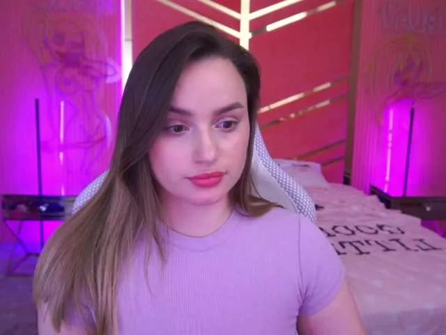 Live sex webcam photo for FloraGreys #290382956