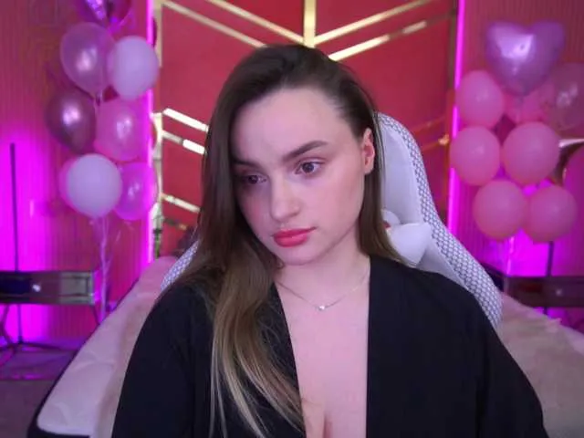 Live sex webcam photo for FloraGreys #290513392