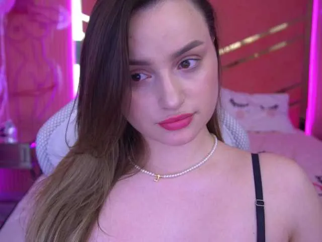 Live sex webcam photo for FloraGreys #290642214