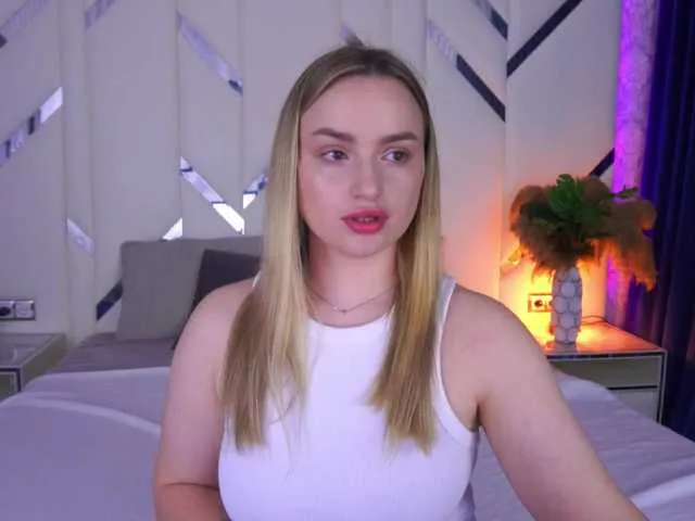 Live sex webcam photo for FloraGreys #290969704