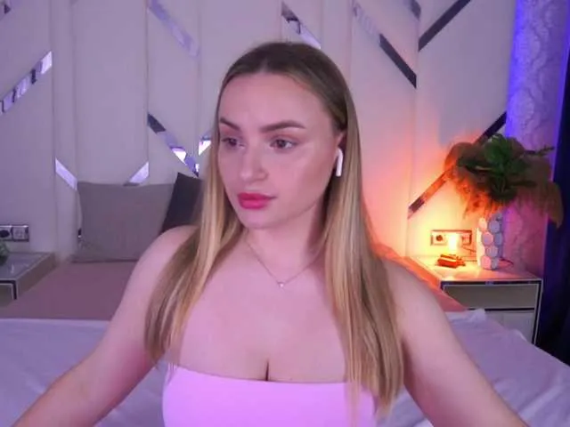 Live sex webcam photo for FloraGreys #291068834