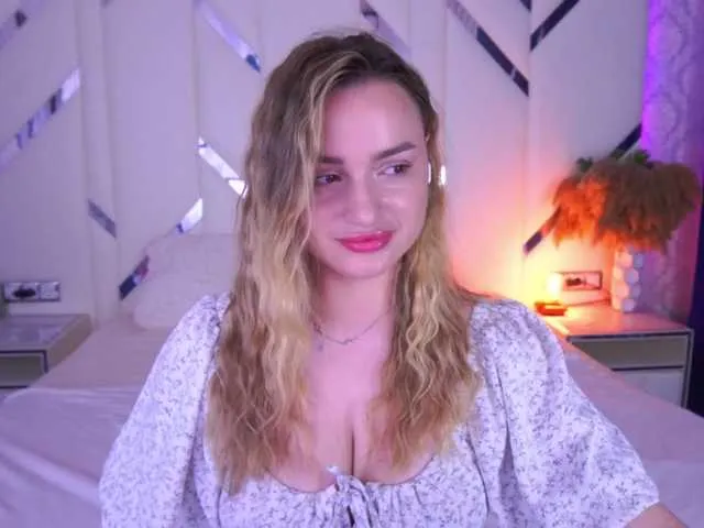 Live sex webcam photo for FloraGreys #291190535