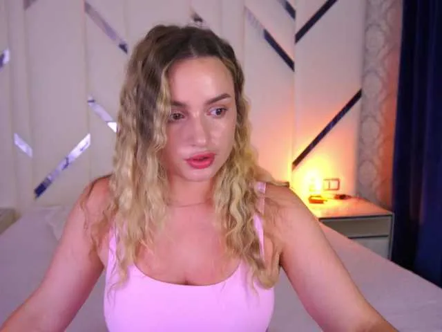 Live sex webcam photo for FloraGreys #291451257