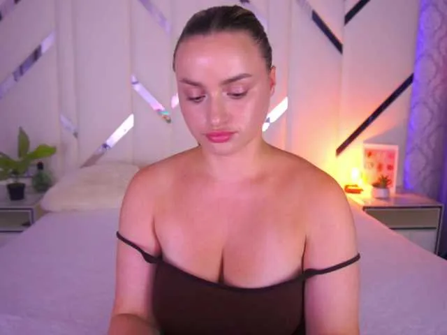 Live sex webcam photo for FloraGreys #291607277