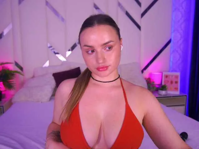 Live sex webcam photo for FloraGreys #292254733