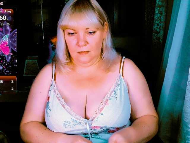 Live sex webcam photo for FlowerButter #291683741