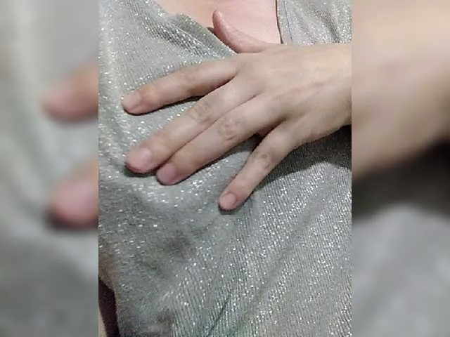 Live sex webcam photo for Flowerlily #275810656