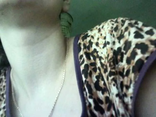 Live sex webcam photo for Flowerlily #275990642