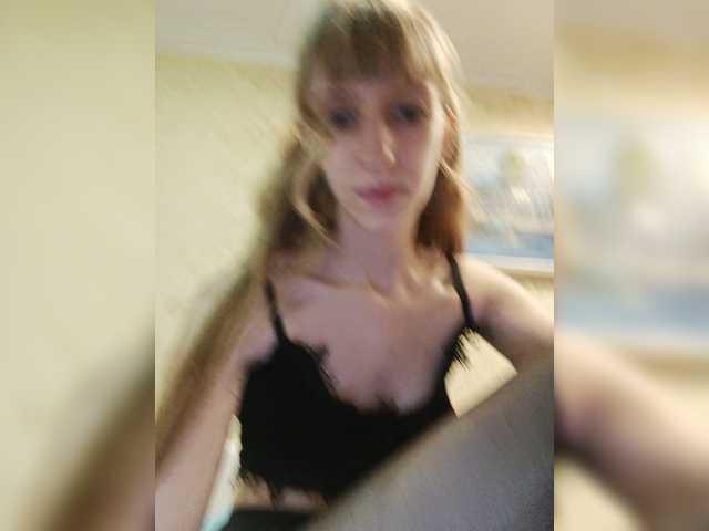 Live sex webcam photo for Foxcubtomi #277012803