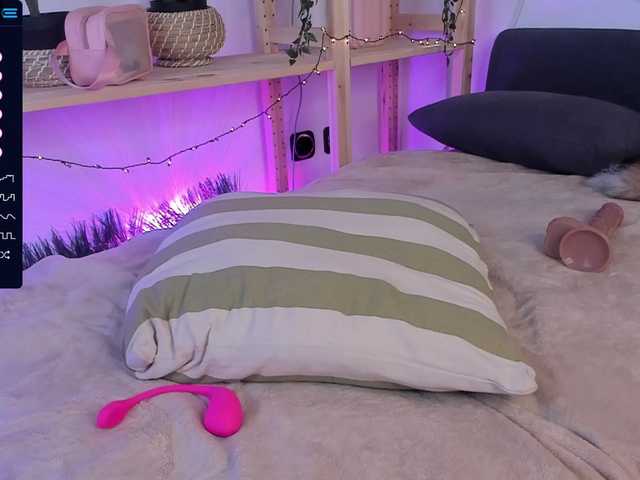 Live sex webcam photo for Foxe-Sailey #276036414