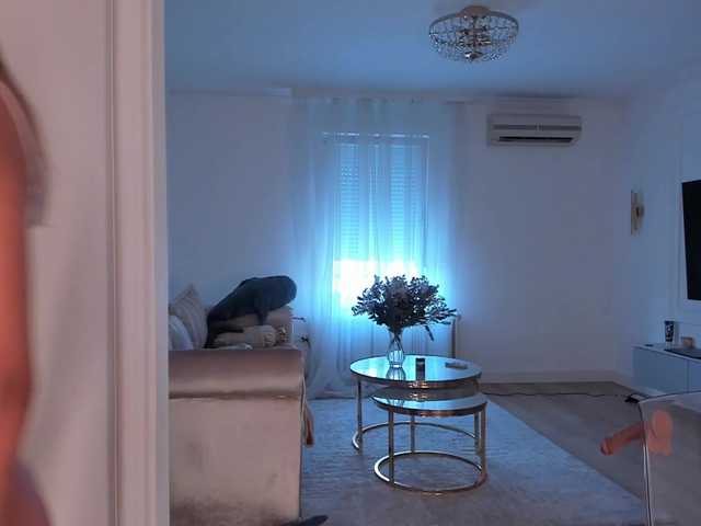 Live sex webcam photo for Foxe-Sailey #291687239