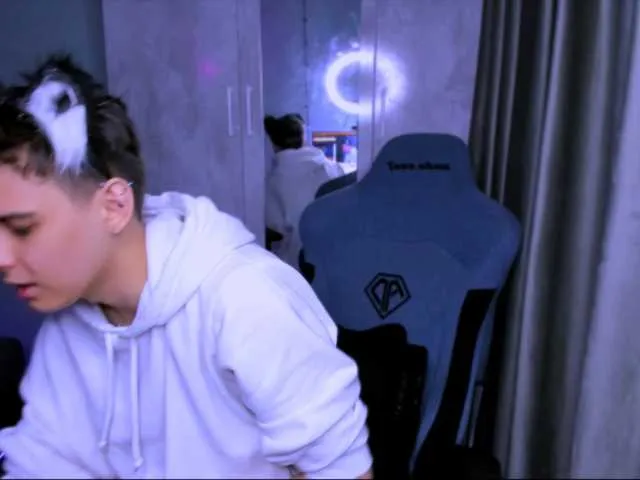 Live sex webcam photo for Foxicfu #290616461