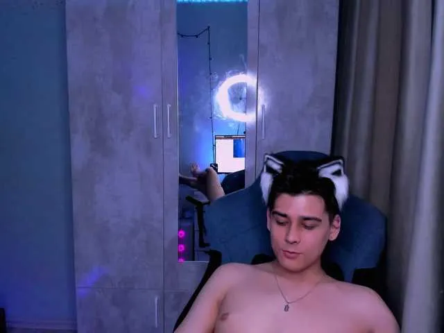 Live sex webcam photo for Foxicfu #290724624