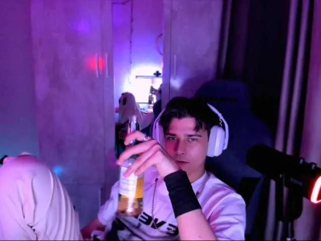 Live sex webcam photo for Foxicfu #290871054