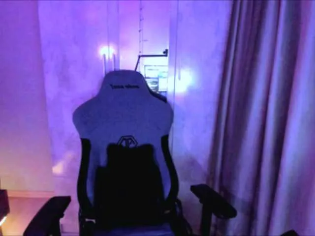 Live sex webcam photo for Foxicfu #290938758