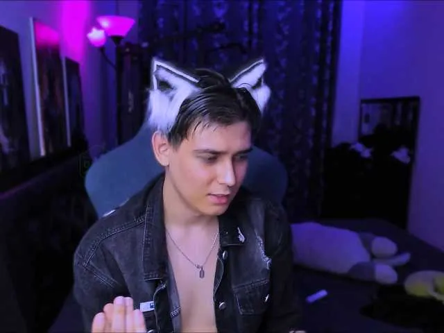 Live sex webcam photo for Foxicfu #291677278