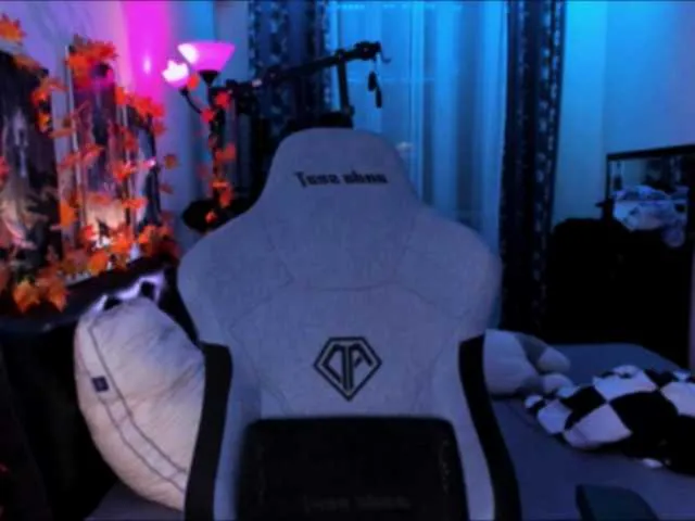 Live sex webcam photo for Foxicfu #291968575