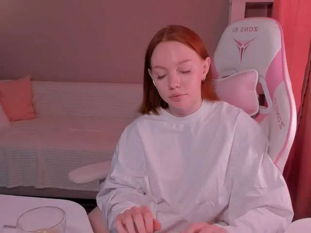 Live sex webcam photo for Foxxii #290632127