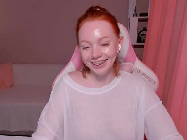 Live sex webcam photo for Foxxii #290826384