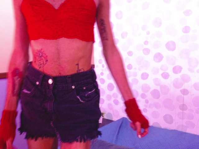 Live sex webcam photo for Foxy-Ella #275482688