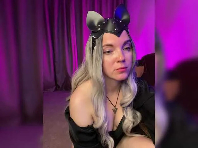 Live sex webcam photo for Foxy-Slut #291194030