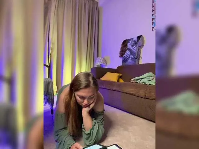 Live sex webcam photo for Foxy-Slut #291779501